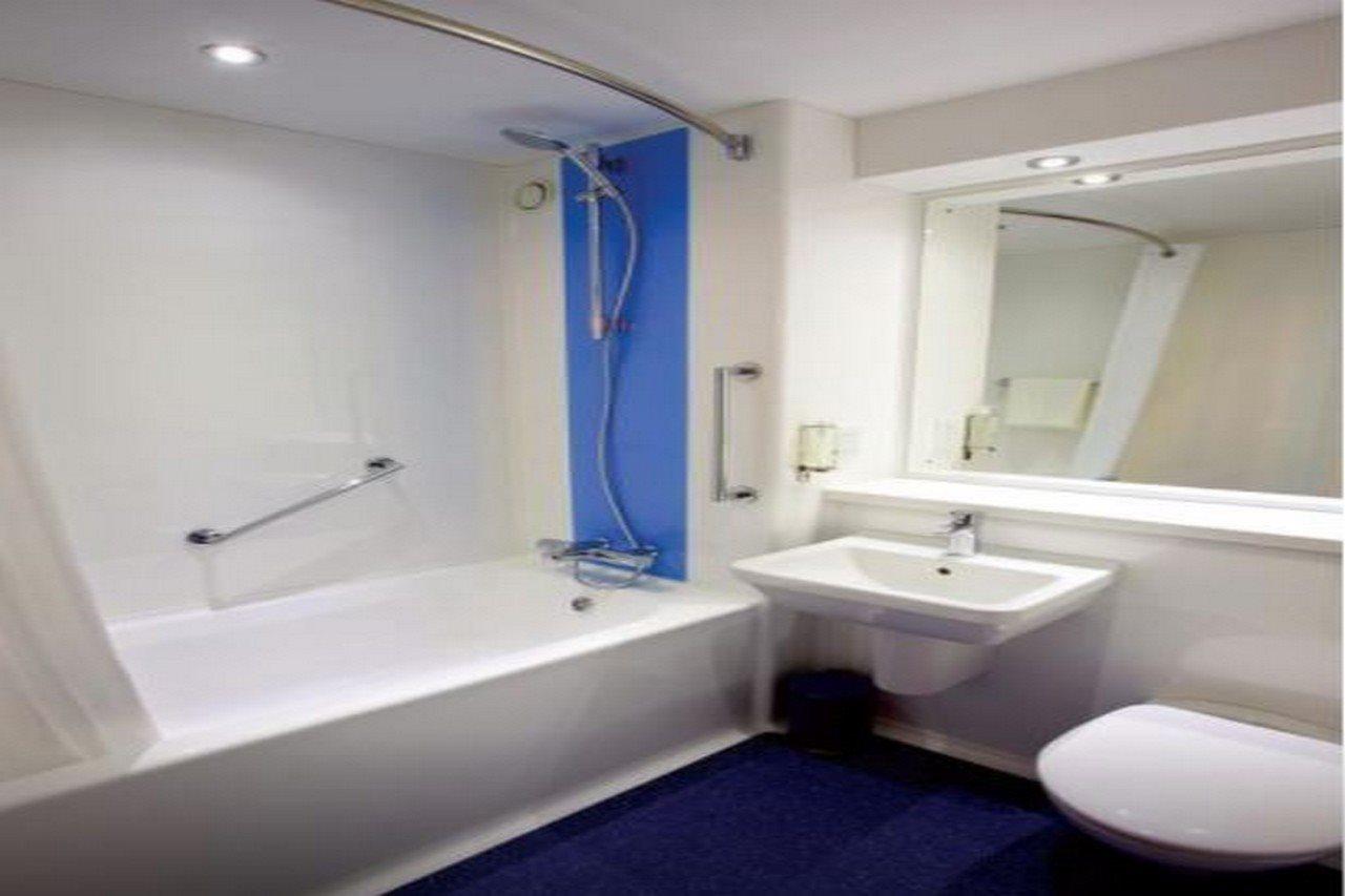 Travelodge Уиднис Екстериор снимка